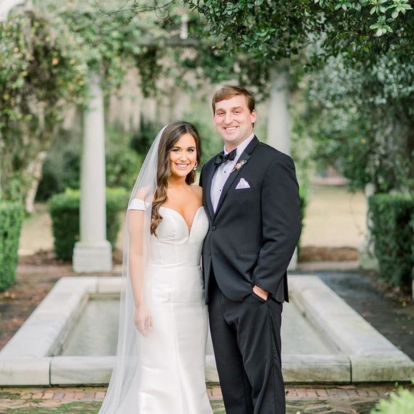 Meet your Posher, Olivia - Picture 1 of 1